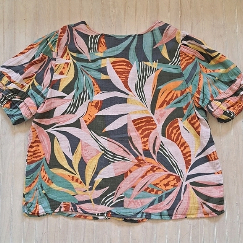 Sonoma Lightweight 100% Cotton Button Down Hawaiian Airy V-Neck Shirt. - Picture 5 of 6